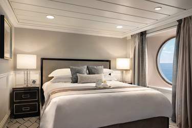 Oceania Nautica - Vista Suite 2.jpg